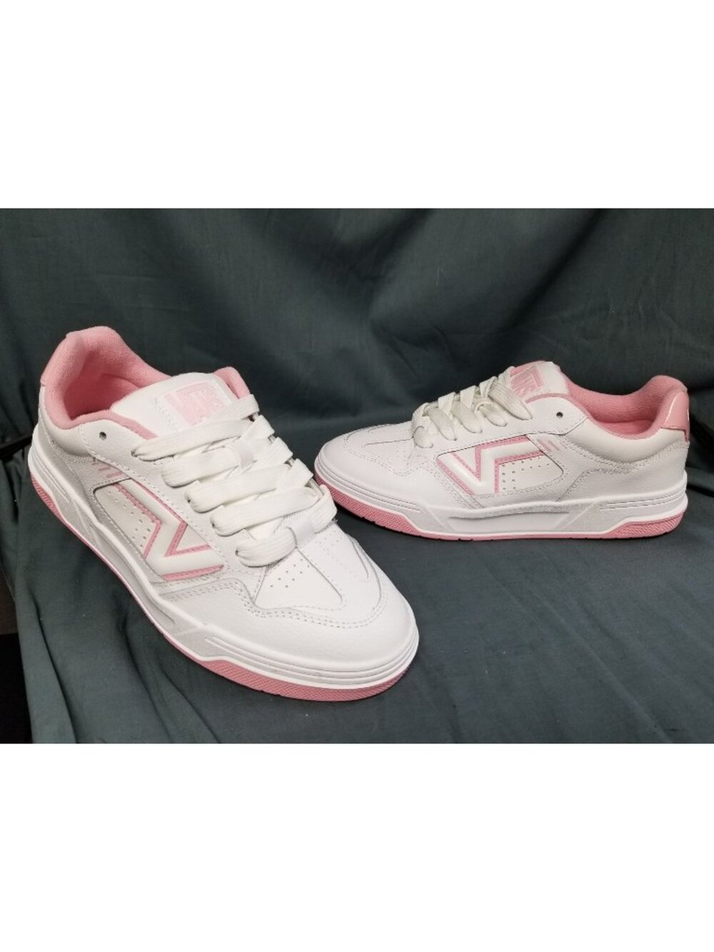 Vans Upland Leather White Pink VN000D1HYL7 Womens Size 10 NEW NO BOX!